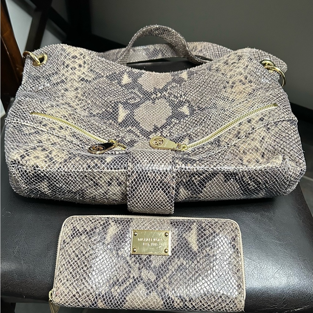 Michael Kors Snakeskin Patterned Handbag and Wallet Set